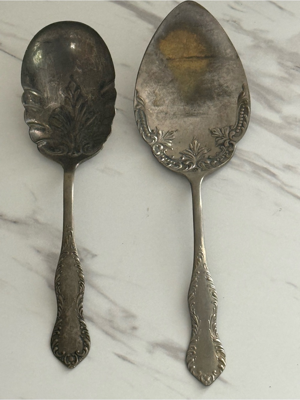2 U.S. Silver Co. Antique Silverplate Serving Spoon Floral Engraved Handle 8.5"